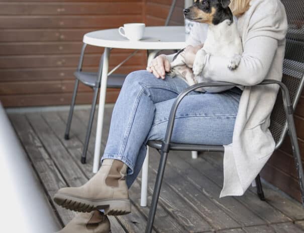 Balkon_Einhornhöhle_mit_Hund_1